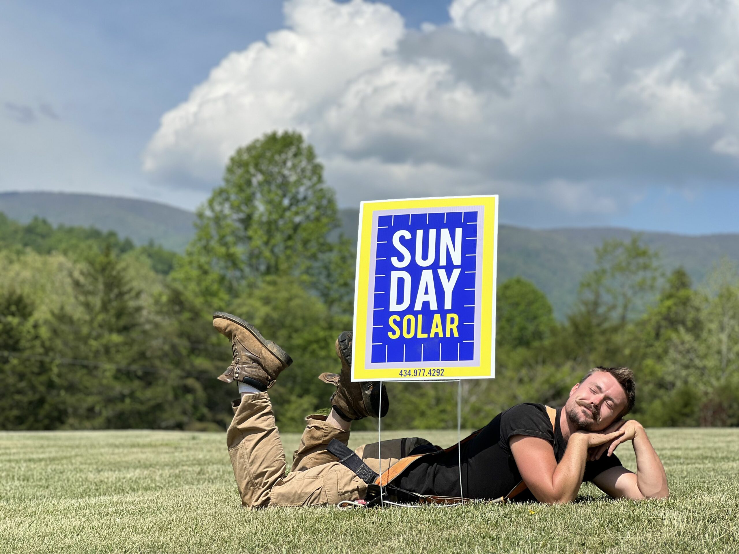 SunDay Solar Yard Sign